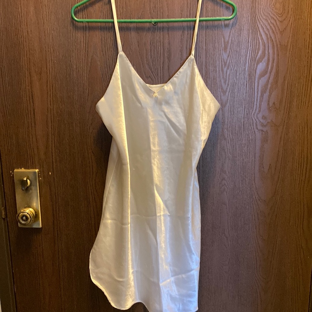 Intimate affair satin night gown L
